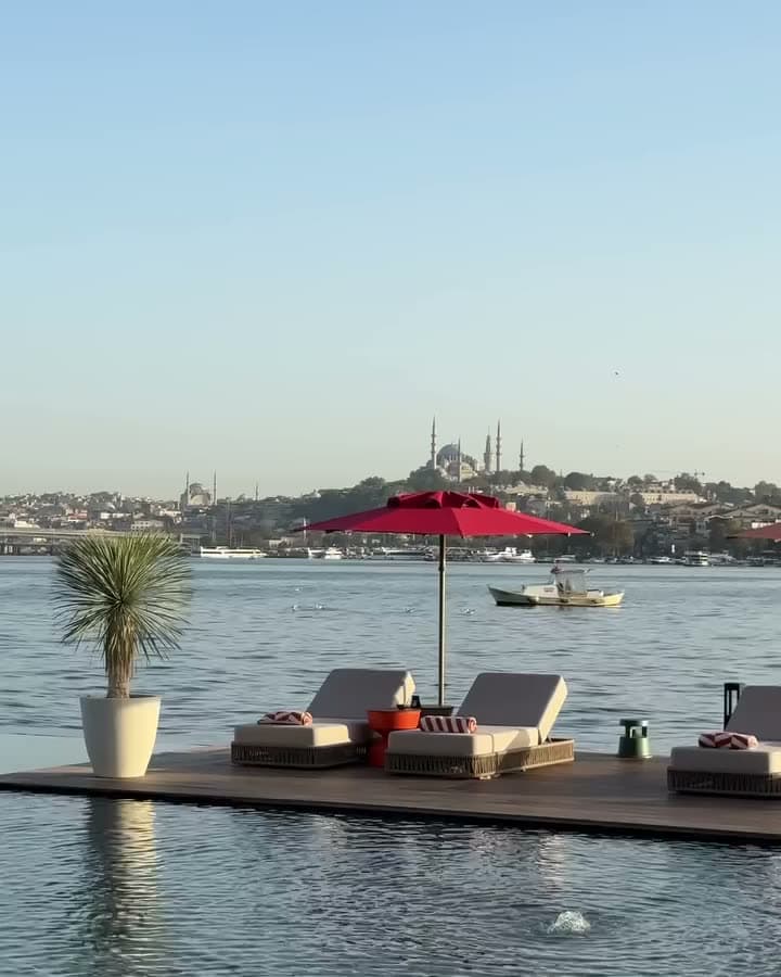 Tersane İstanbul iskelesinden Haliç ve Süleymaniye manzarası